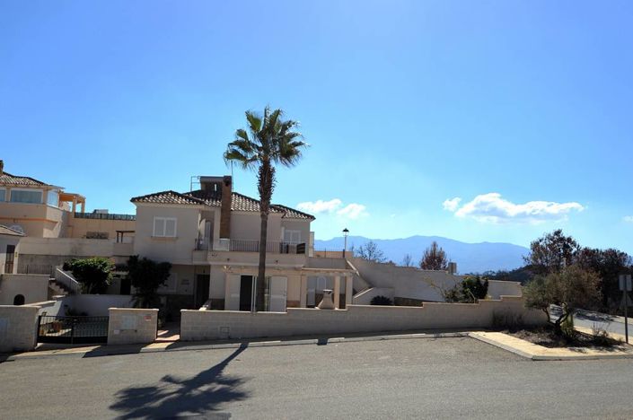 Image No.2-4 Bed Villa for sale