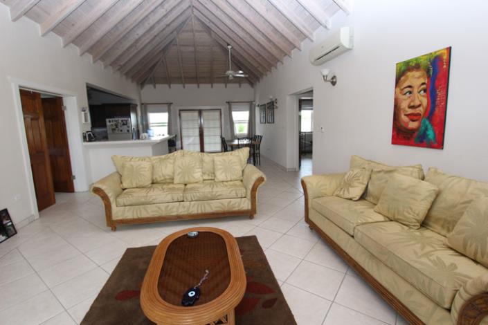 Image No.12-3 Bed Villa / Detached for sale