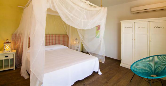 Image No.14-4 Bed Villa / Detached for sale