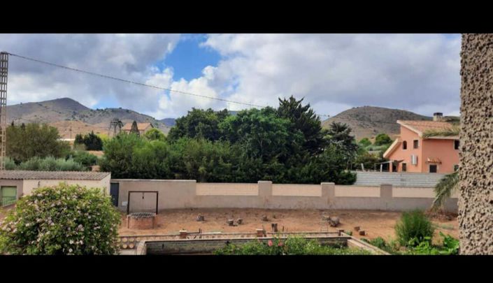 Image No.22-3 Bed Country House for sale