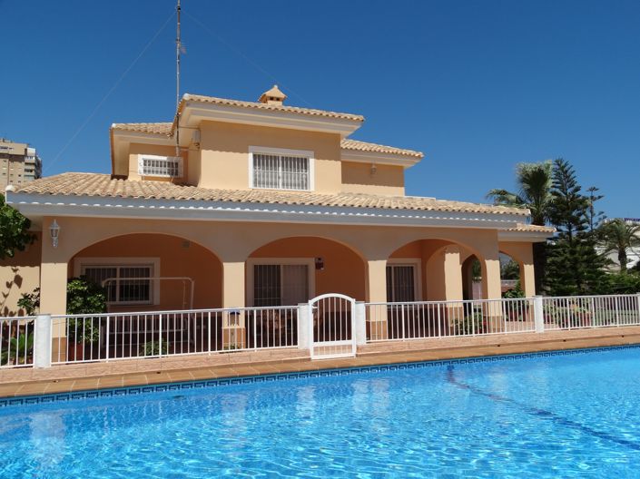 Image No.1-7 Bed Villa for sale