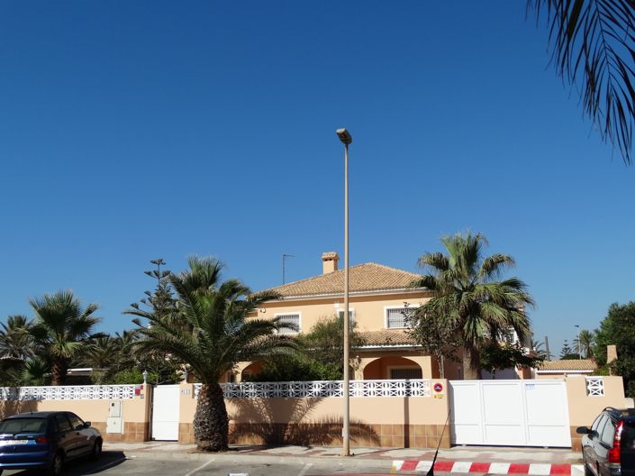 Image No.2-7 Bed Villa for sale