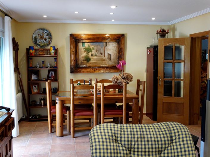 Image No.9-7 Bed Villa for sale