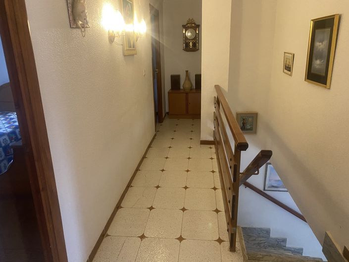 Image No.12-8 Bed Country House for sale