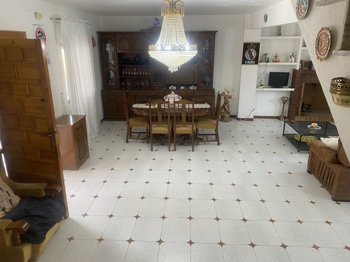 Image No.5-8 Bed Country House for sale