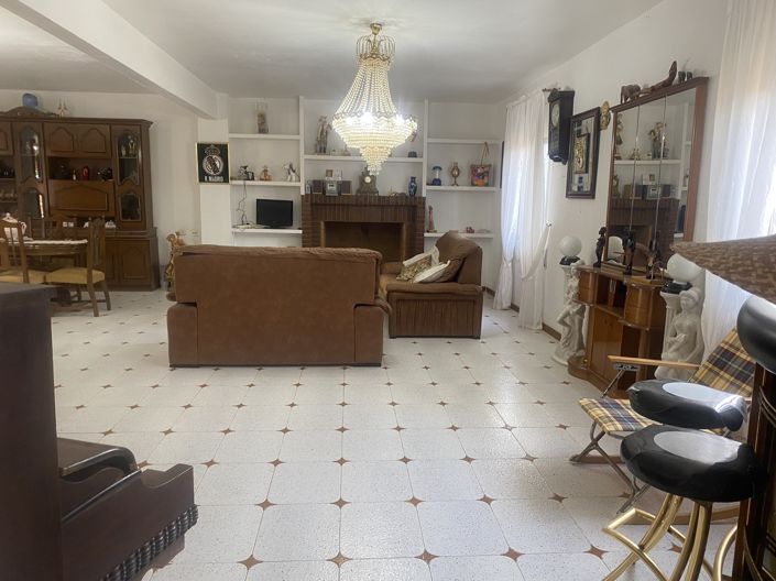 Image No.6-8 Bed Country House for sale