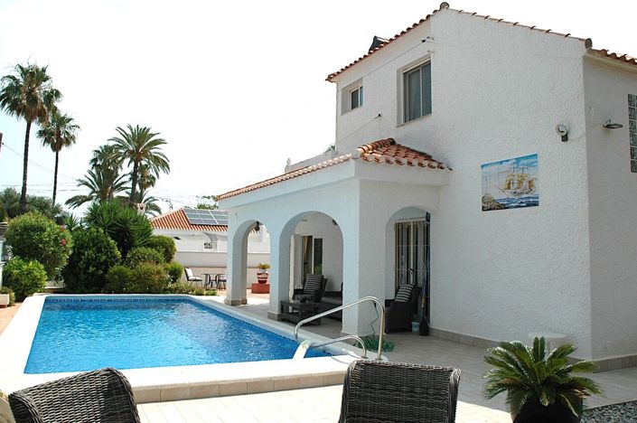 Estrella Mar, Villa