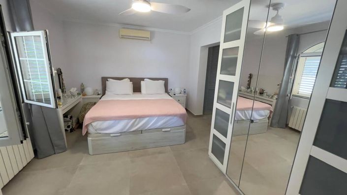 Image No.10-2 Bed Villa for sale