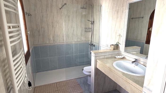 Image No.21-4 Bed Villa / Detached for sale