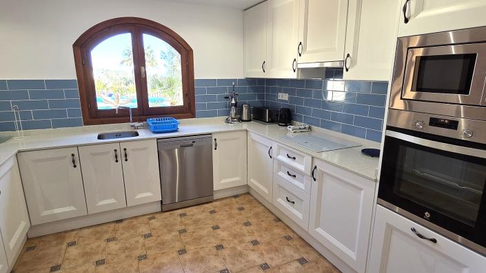 Image No.8-4 Bed Villa / Detached for sale