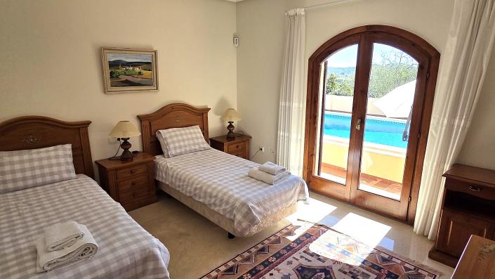 Image No.23-4 Bed Villa / Detached for sale