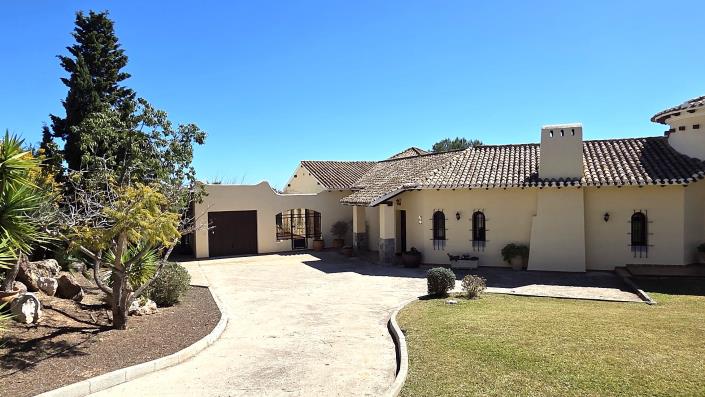 Image No.28-4 Bed Villa / Detached for sale