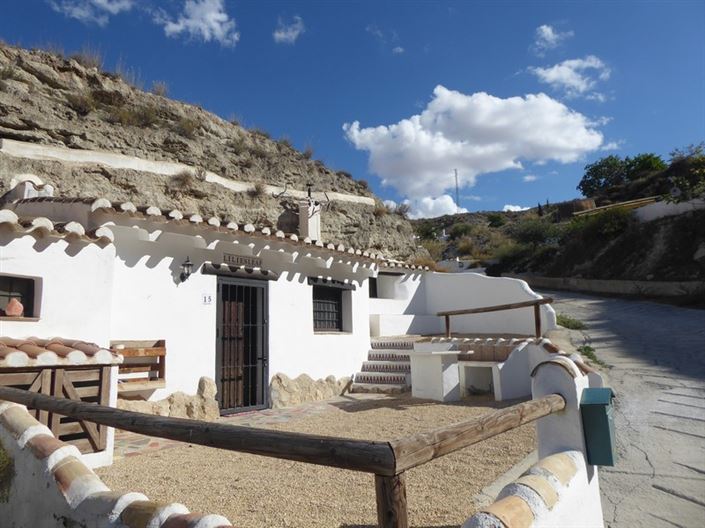 Image No.4-3 Bed House for sale