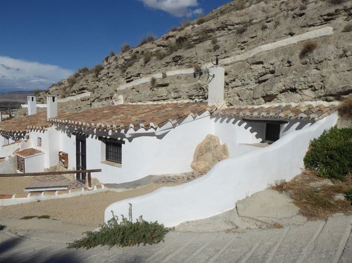 Image No.31-3 Bed House for sale