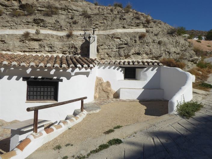 Image No.32-3 Bed House for sale