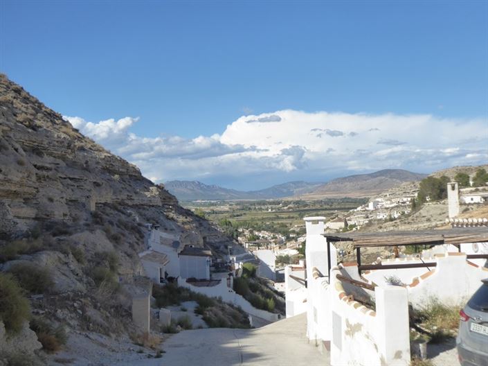 Image No.34-3 Bed House for sale