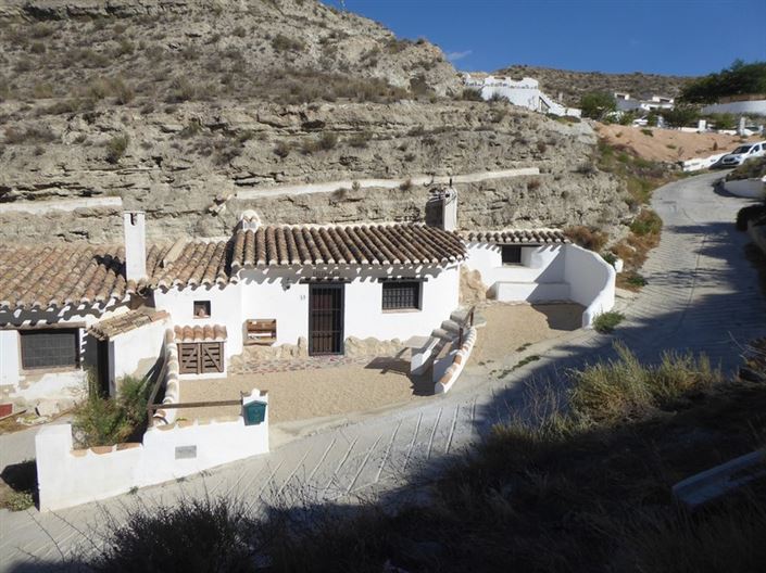 Image No.38-3 Bed House for sale