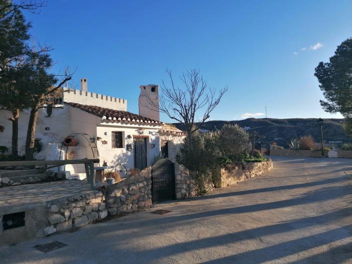 Image No.26-3 Bed House for sale