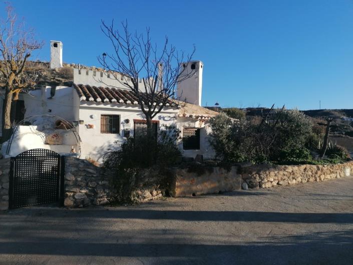 Image No.24-3 Bed House for sale