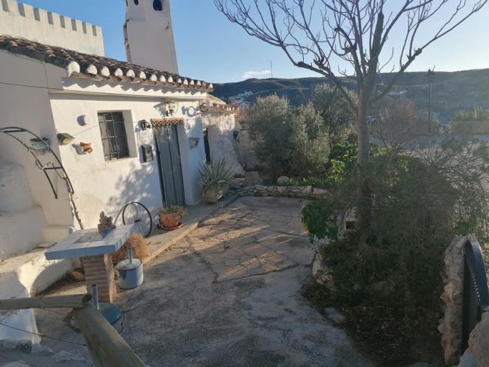 Image No.27-3 Bed House for sale