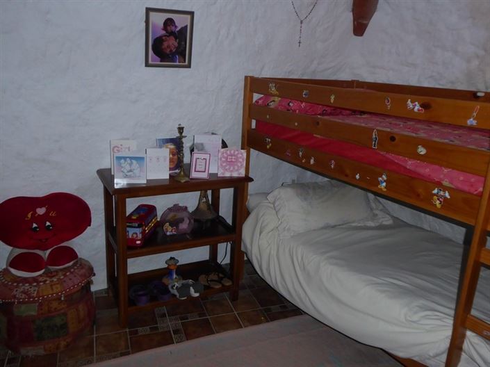 Image No.12-3 Bed House for sale