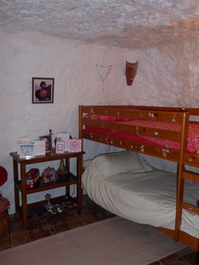 Image No.13-3 Bed House for sale