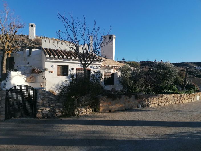 Image No.20-3 Bed House for sale