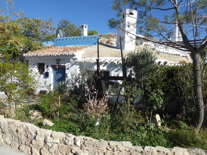 Image No.3-3 Bed House for sale