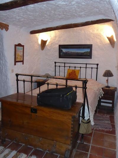 Image No.10-3 Bed House for sale