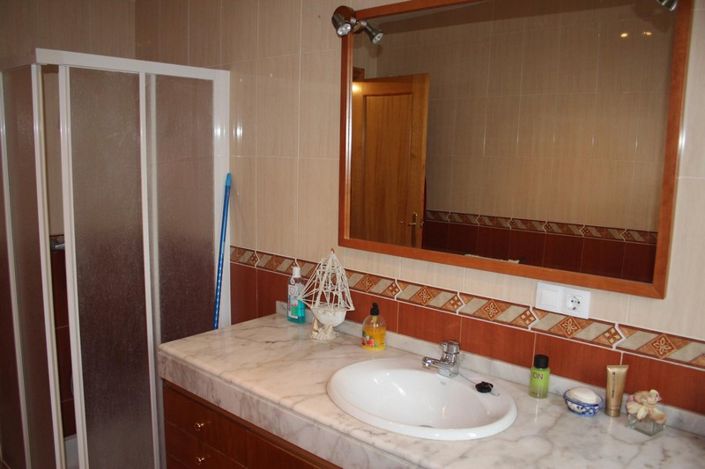 Image No.13-4 Bed House for sale