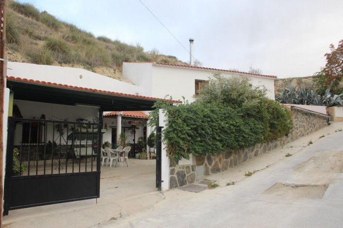 Image No.3-4 Bed House for sale