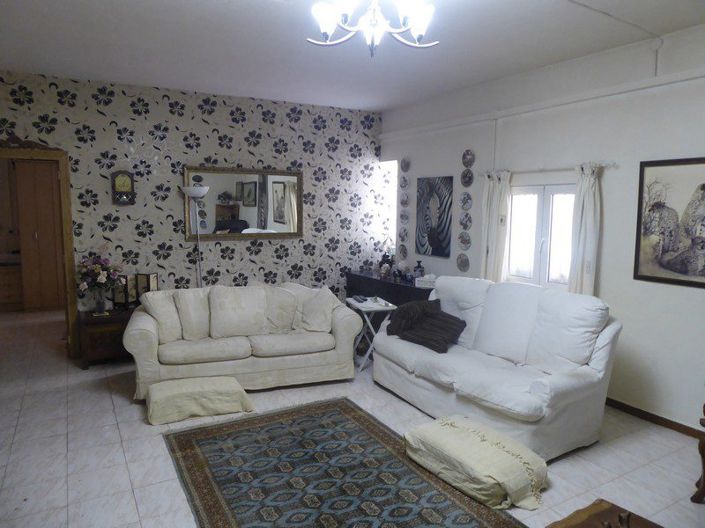 Image No.11-2 Bed Property for sale