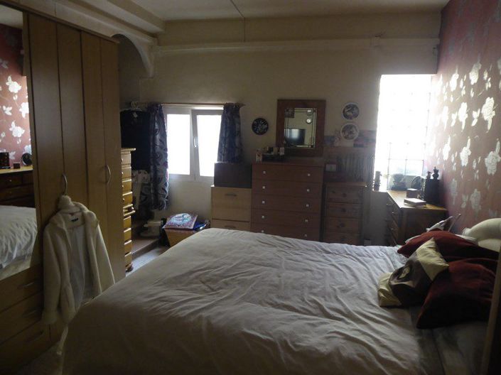Image No.30-2 Bed Property for sale
