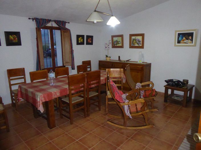 Image No.11-3 Bed Property for sale