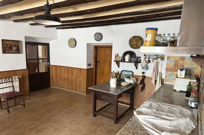 Image No.12-6 Bed Property for sale