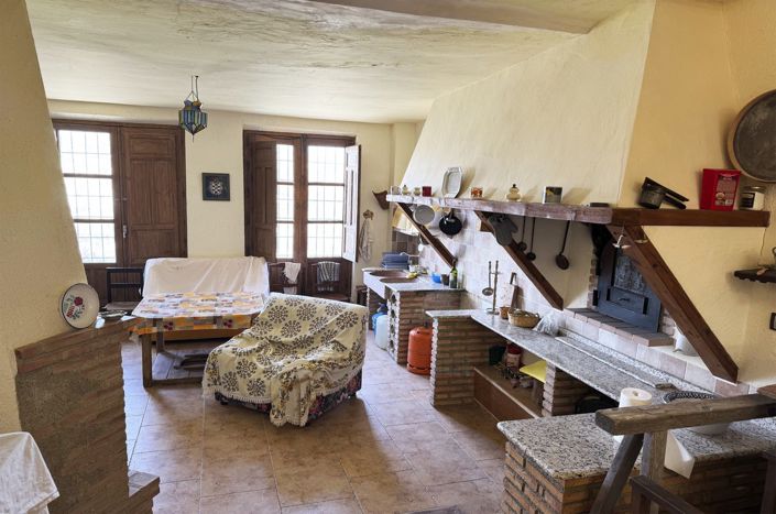 Image No.13-6 Bed Property for sale