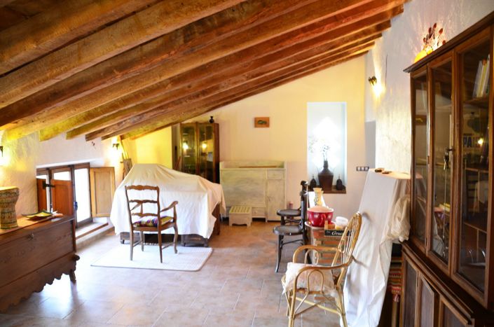 Image No.21-6 Bed Property for sale