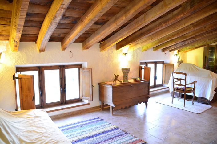 Image No.22-6 Bed Property for sale
