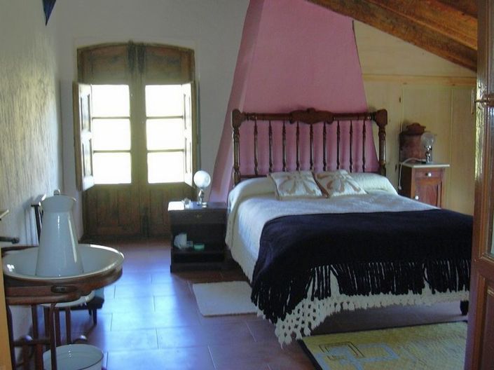 Image No.23-6 Bed Property for sale