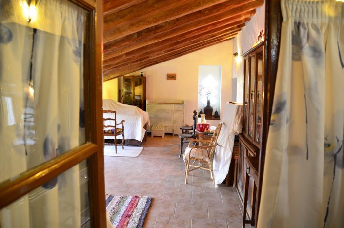 Image No.23-6 Bed Property for sale
