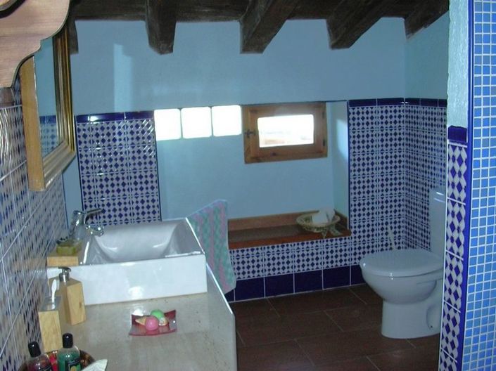 Image No.25-6 Bed Property for sale