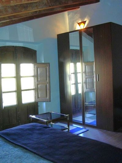 Image No.28-6 Bed Property for sale