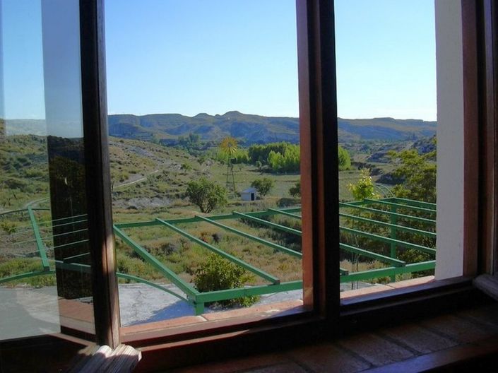 Image No.30-6 Bed Property for sale