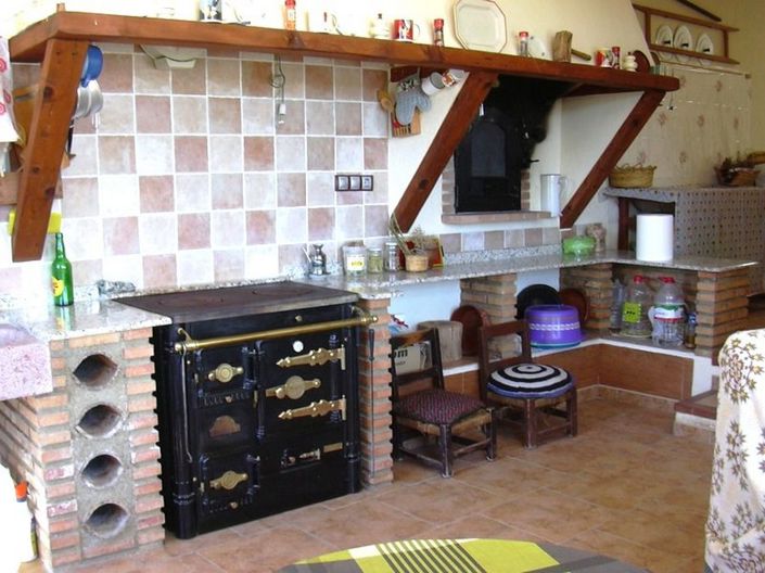 Image No.4-6 Bed Property for sale