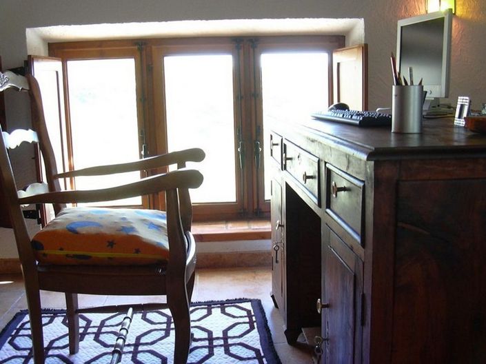 Image No.32-6 Bed Property for sale