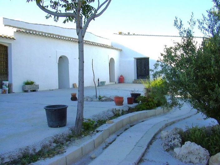 Image No.40-6 Bed Property for sale