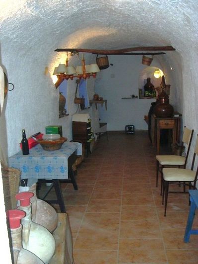 Image No.5-6 Bed Property for sale