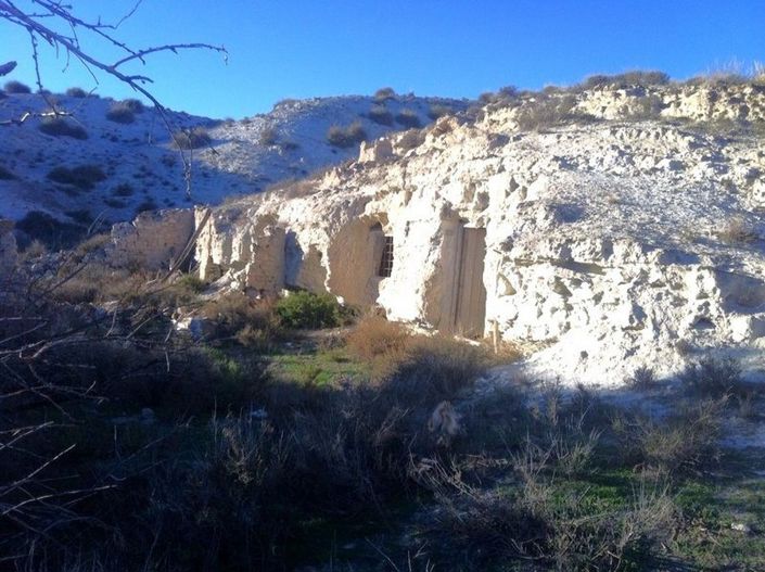 Image No.48-6 Bed Property for sale