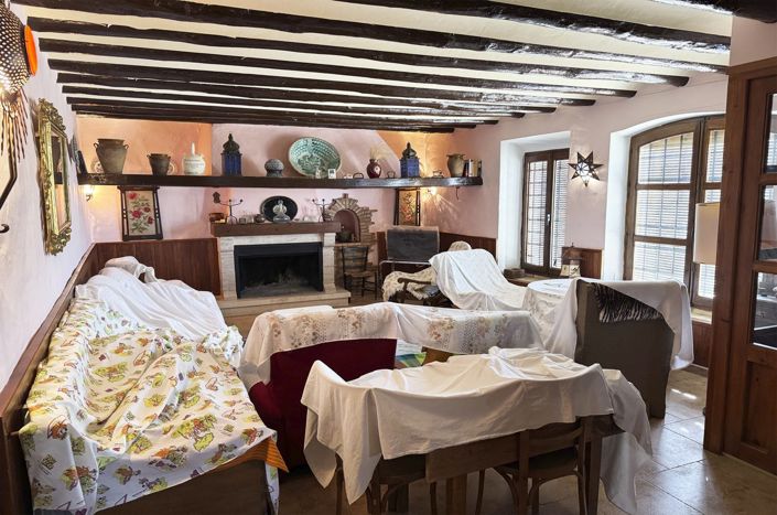Image No.6-6 Bed Property for sale