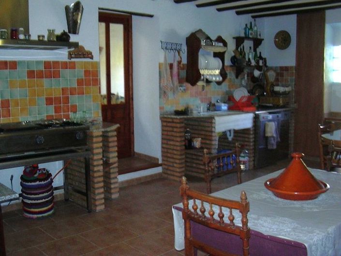 Image No.9-6 Bed Property for sale